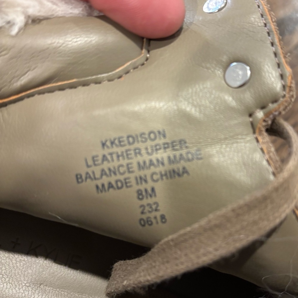 Kendall and Kylie furry beige booties size 8 - Picture 5 of 10